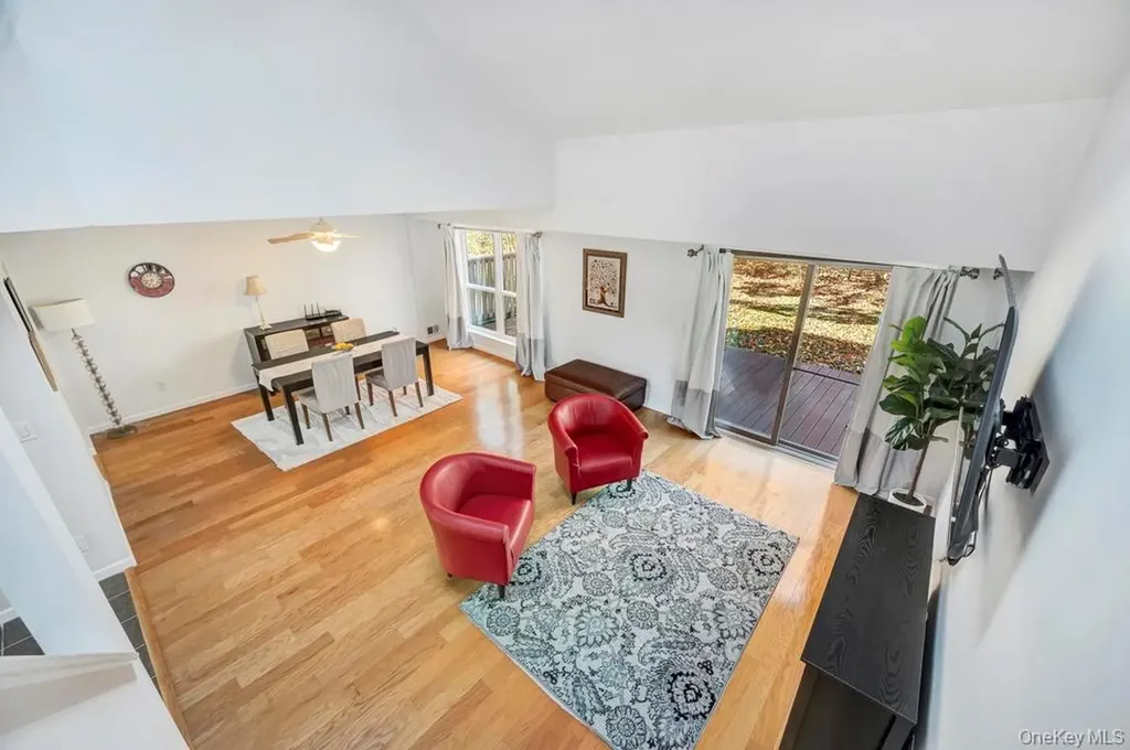 173 North Lane Smithtown NY 11787