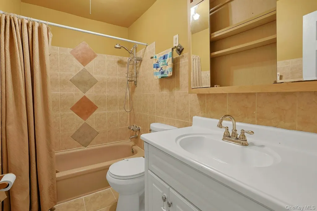 205 Sneden Place W Spring Valley NY 10977