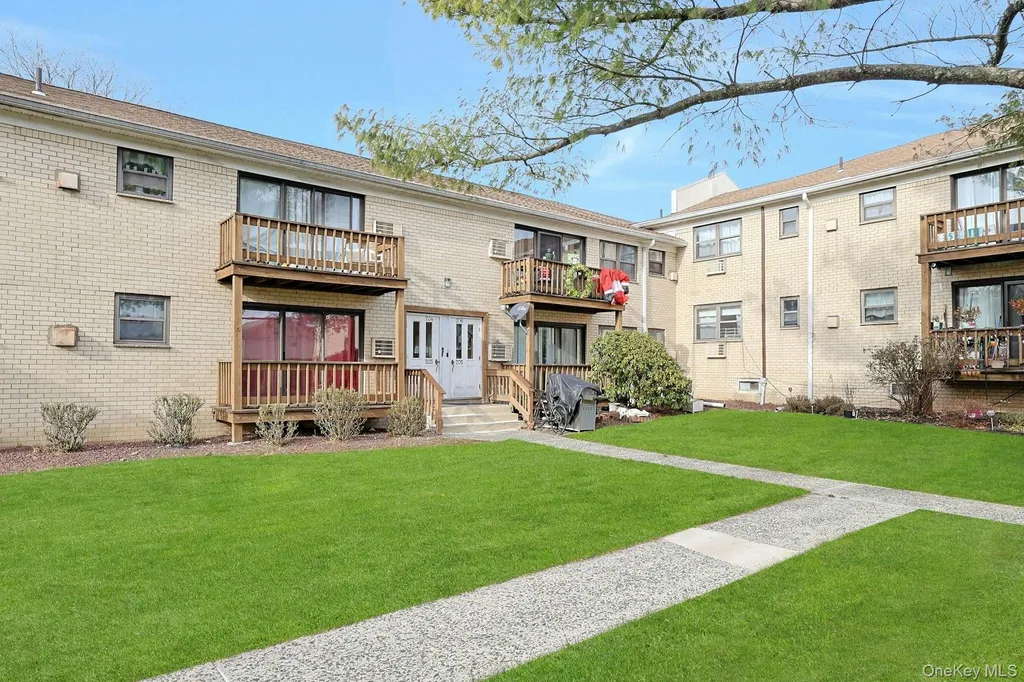 205 Sneden Place W Spring Valley NY 10977