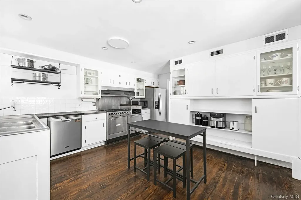 46 E Hyatt Avenue Mount Kisco NY 10549