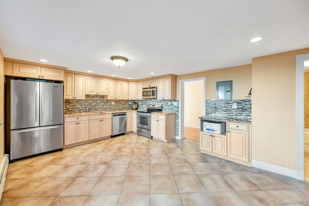 44 Derby Avenue Greenlawn NY 11740