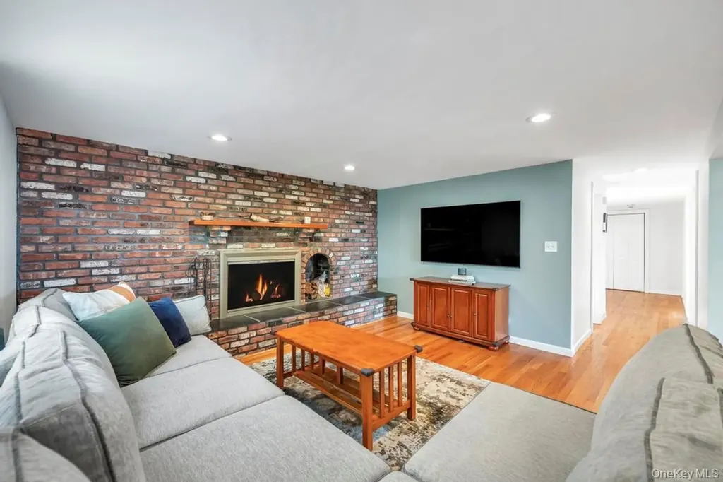 44 Derby Avenue Greenlawn NY 11740