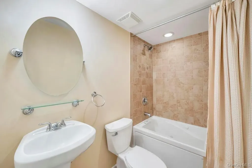 44 Derby Avenue Greenlawn NY 11740