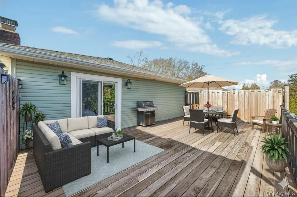 44 Derby Avenue Greenlawn NY 11740