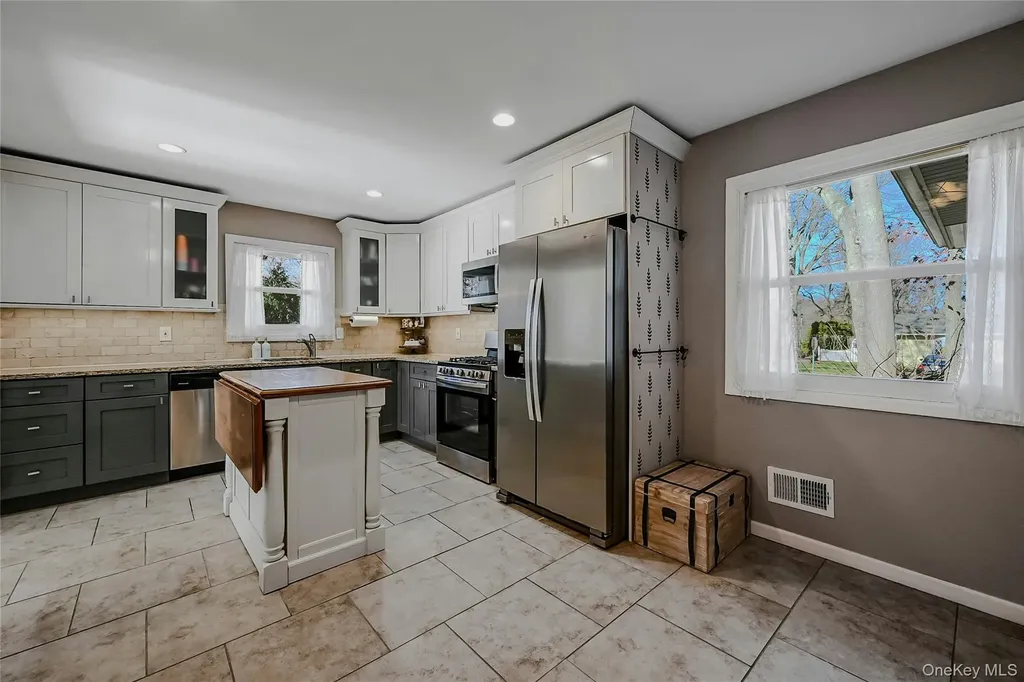 4 Park Road Rocky Point NY 11778