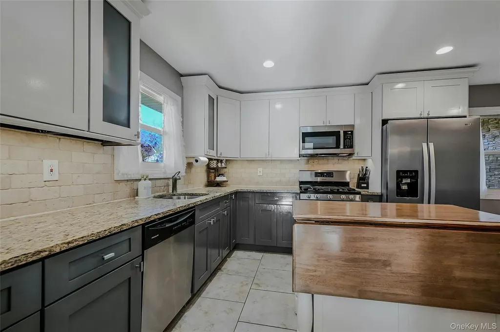 4 Park Road Rocky Point NY 11778