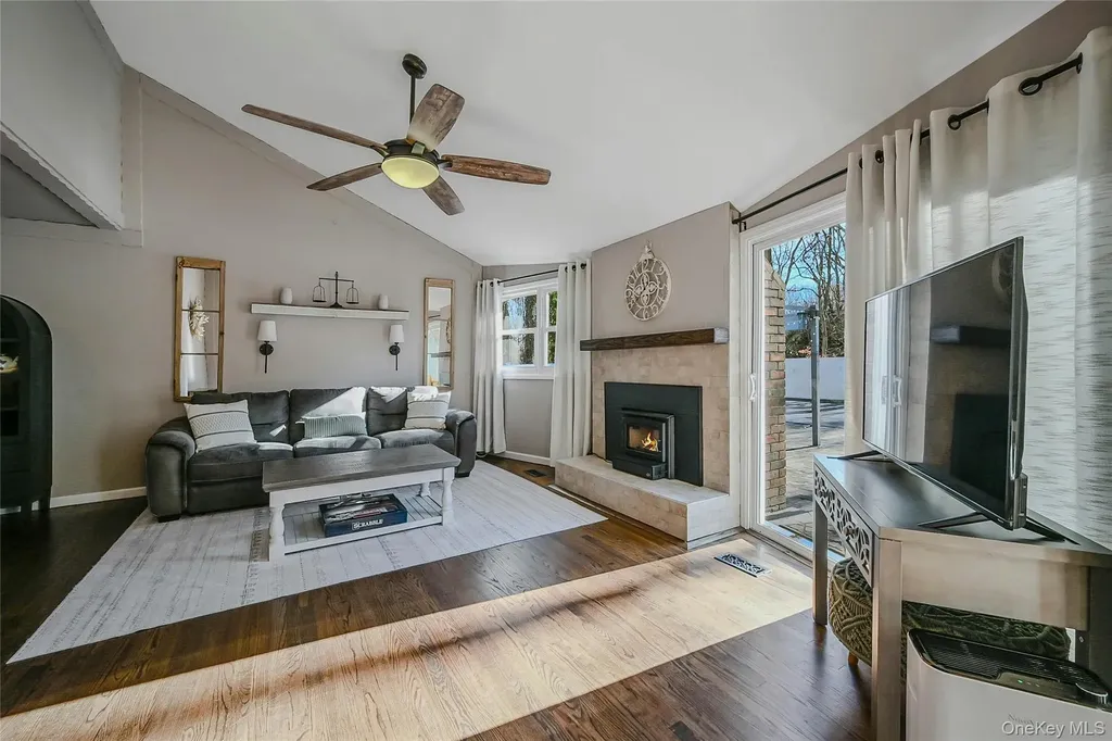 4 Park Road Rocky Point NY 11778