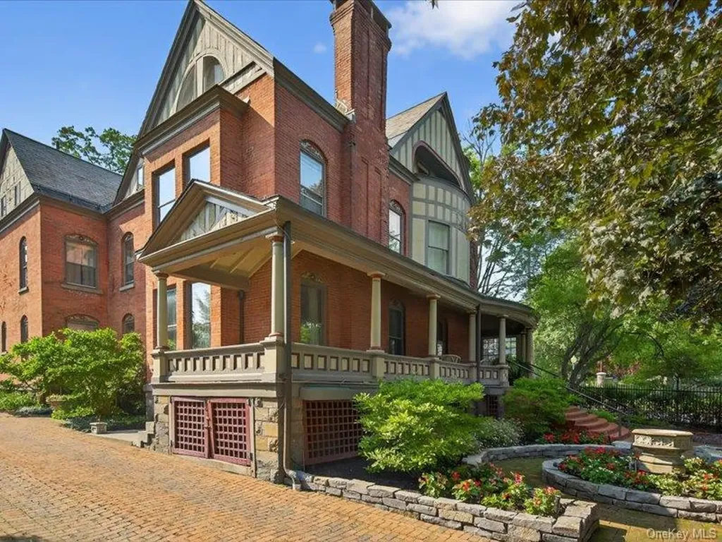 605 North Broadway Call Listing Agent NY 12866