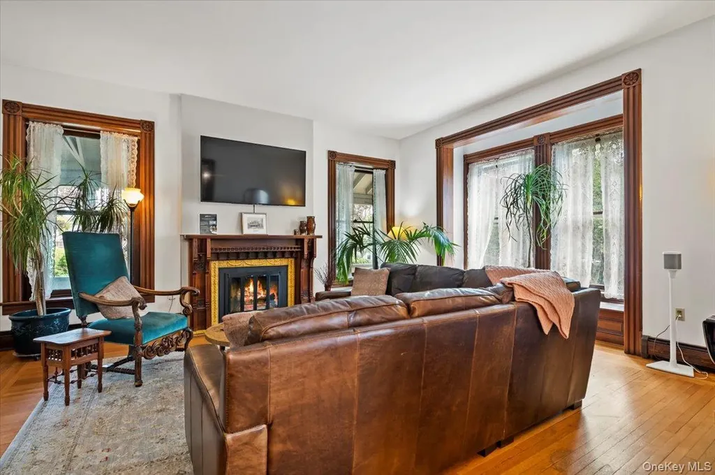 605 North Broadway Call Listing Agent NY 12866
