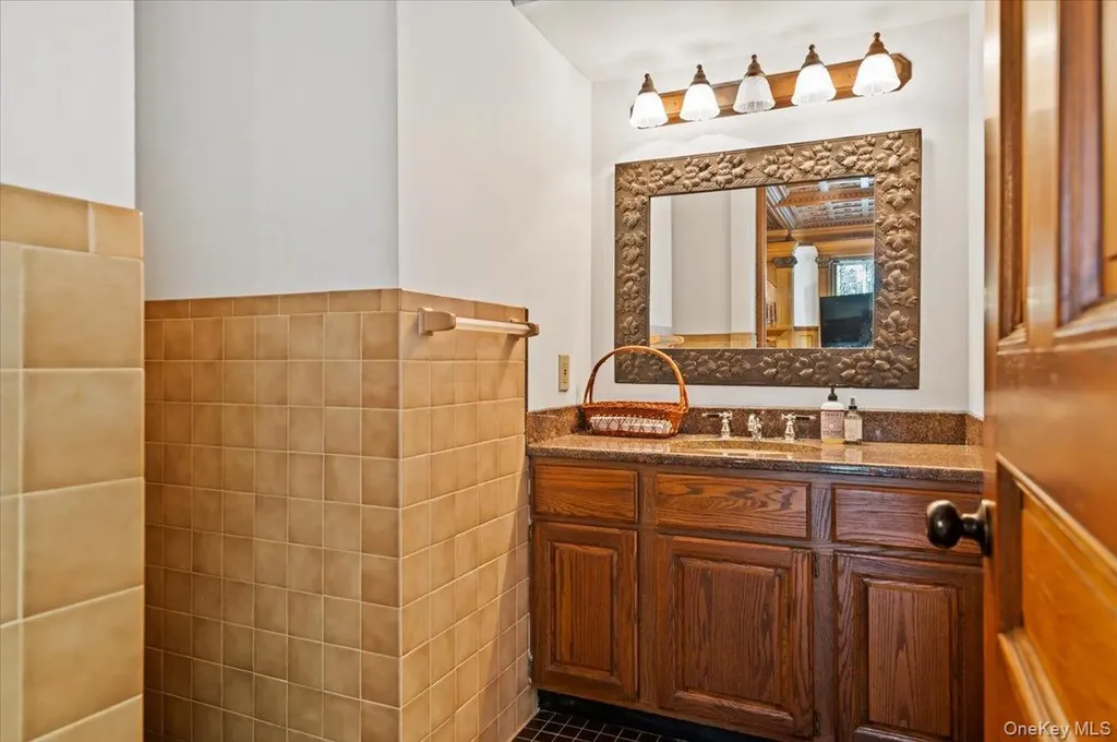 605 North Broadway Call Listing Agent NY 12866