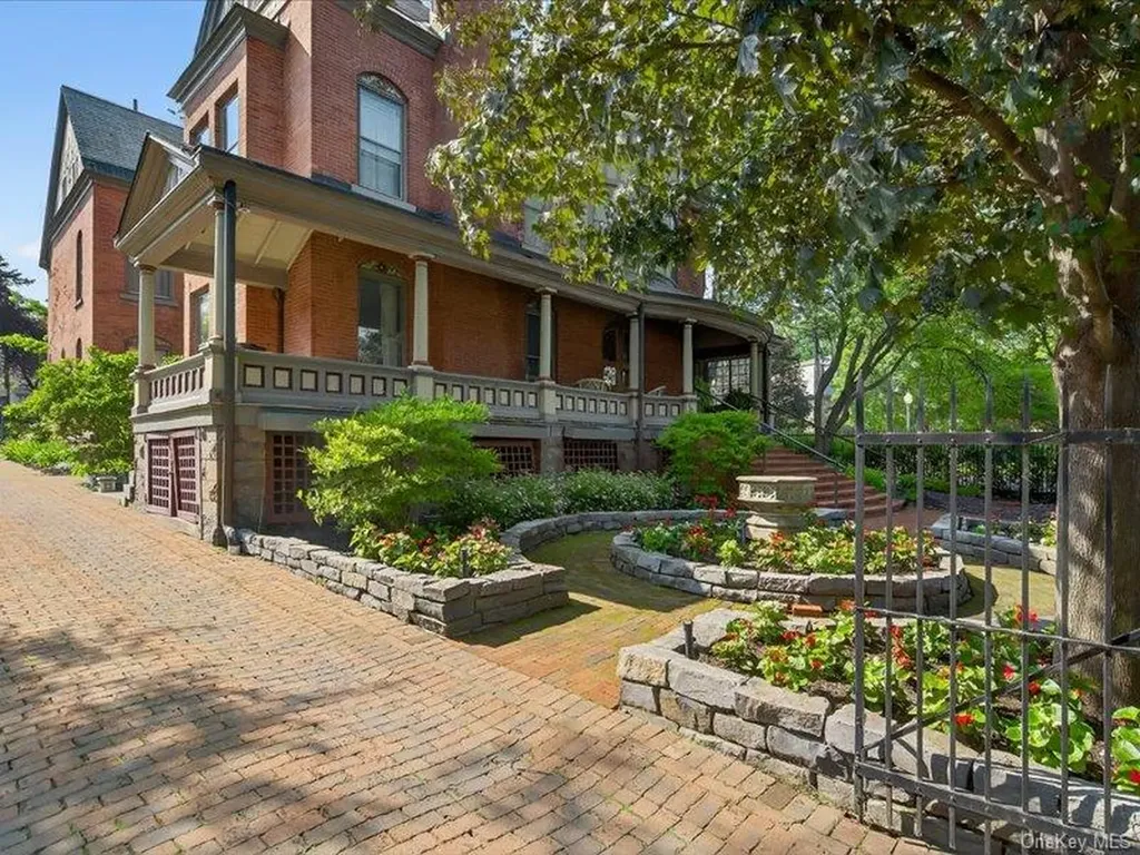 605 North Broadway Call Listing Agent NY 12866