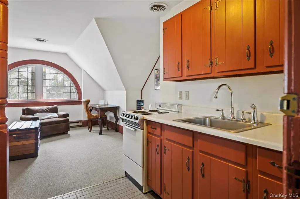 605 North Broadway Call Listing Agent NY 12866