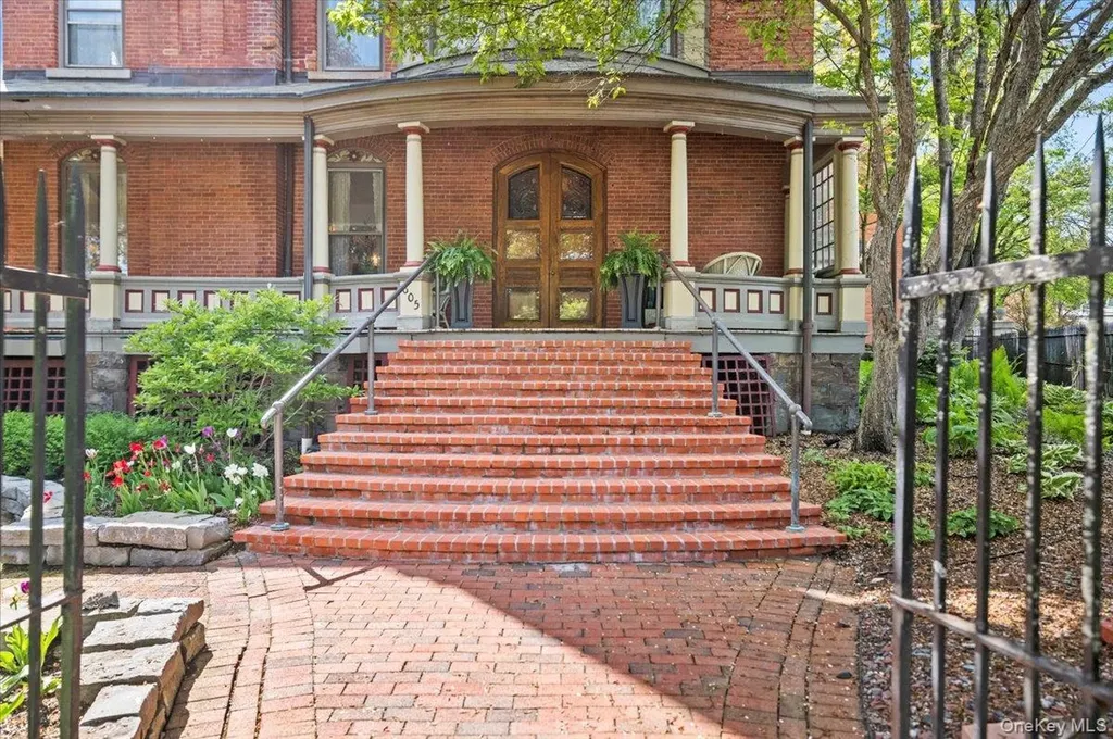 605 North Broadway Call Listing Agent NY 12866