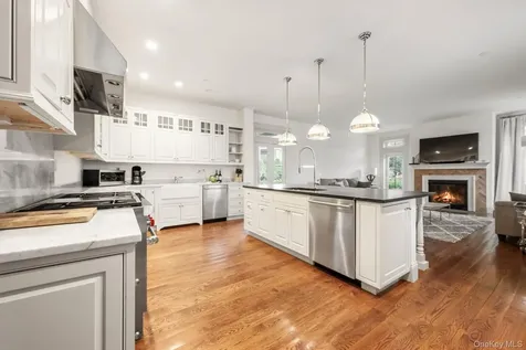 5041 Goodridge Avenue Bronx NY 10471