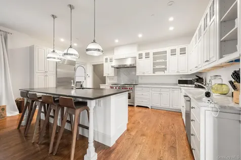 5041 Goodridge Avenue Bronx NY 10471