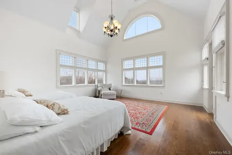 5041 Goodridge Avenue Bronx NY 10471