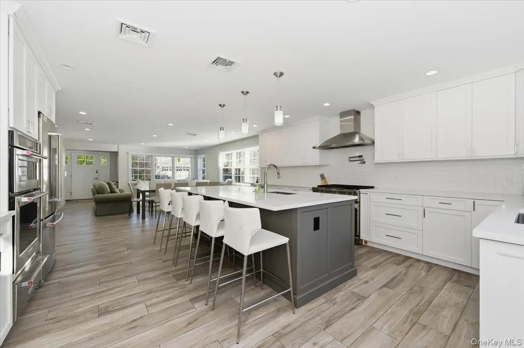 1697 Bay Boulevard Atlantic Beach NY 11509