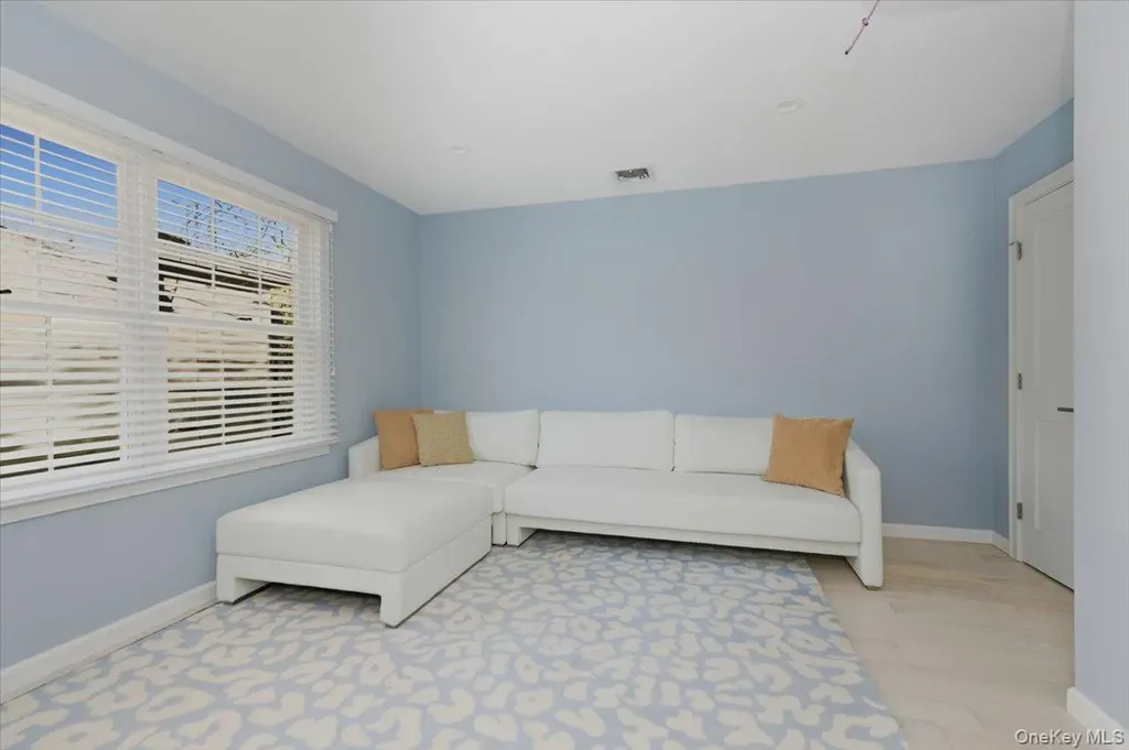 1697 Bay Boulevard Atlantic Beach NY 11509