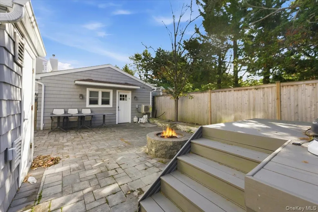 1697 Bay Boulevard Atlantic Beach NY 11509