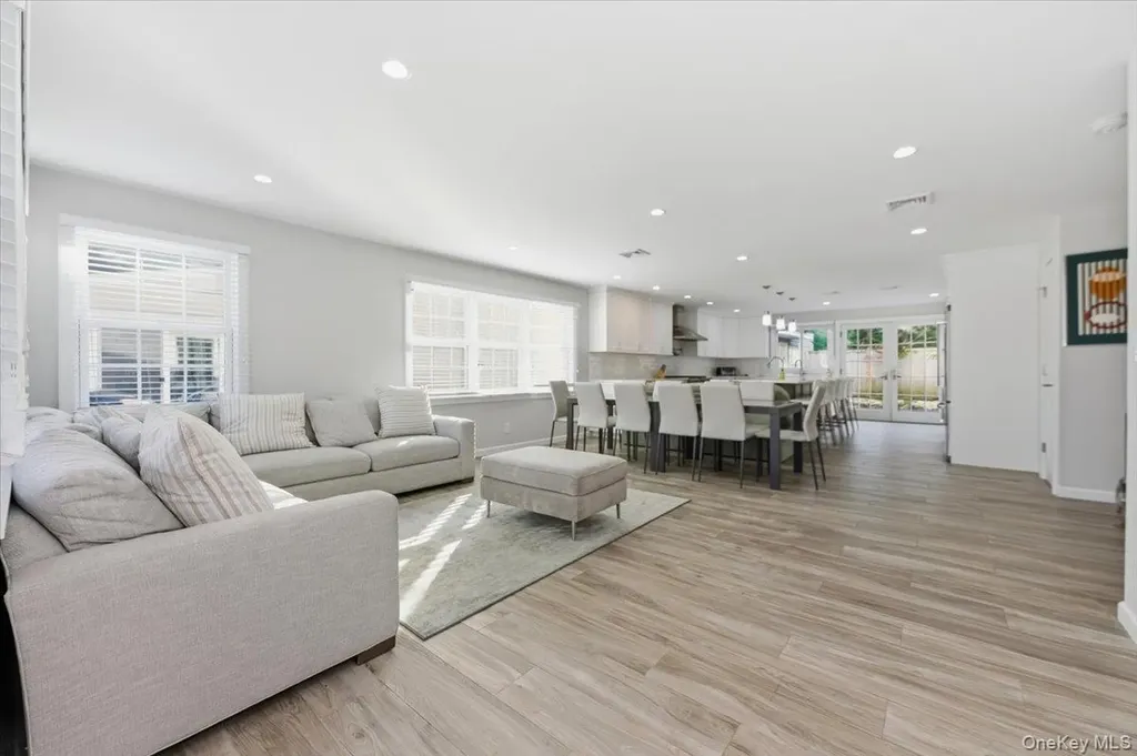 1697 Bay Boulevard Atlantic Beach NY 11509