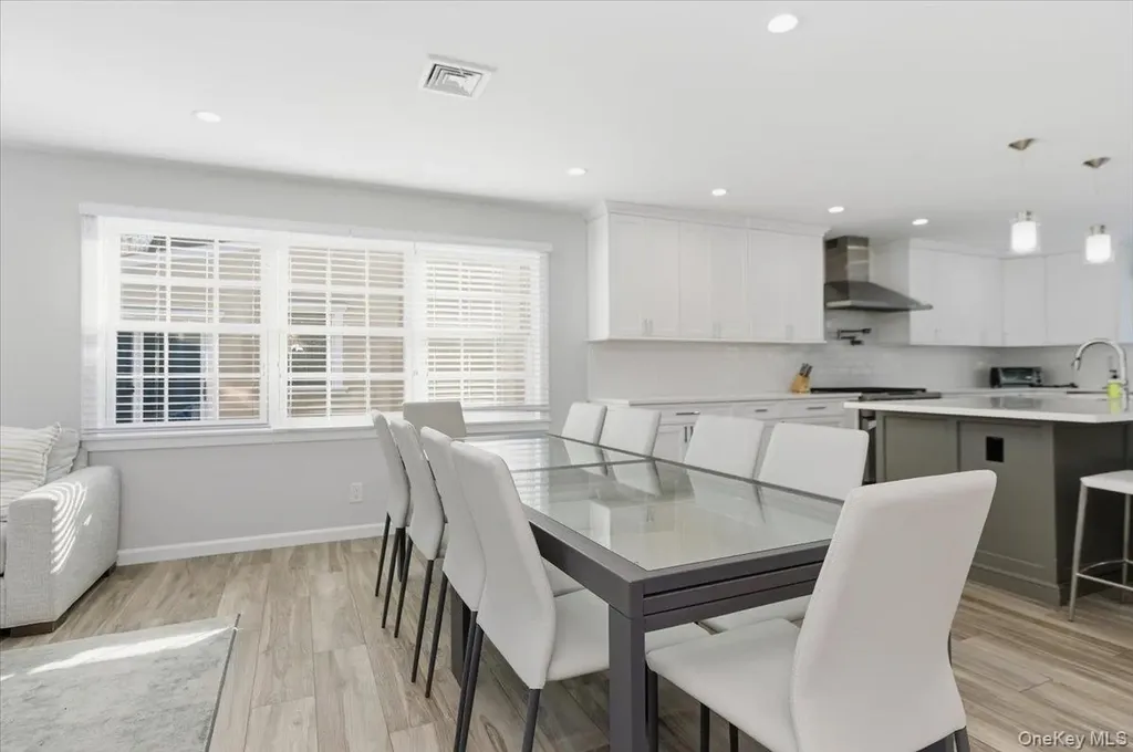 1697 Bay Boulevard Atlantic Beach NY 11509