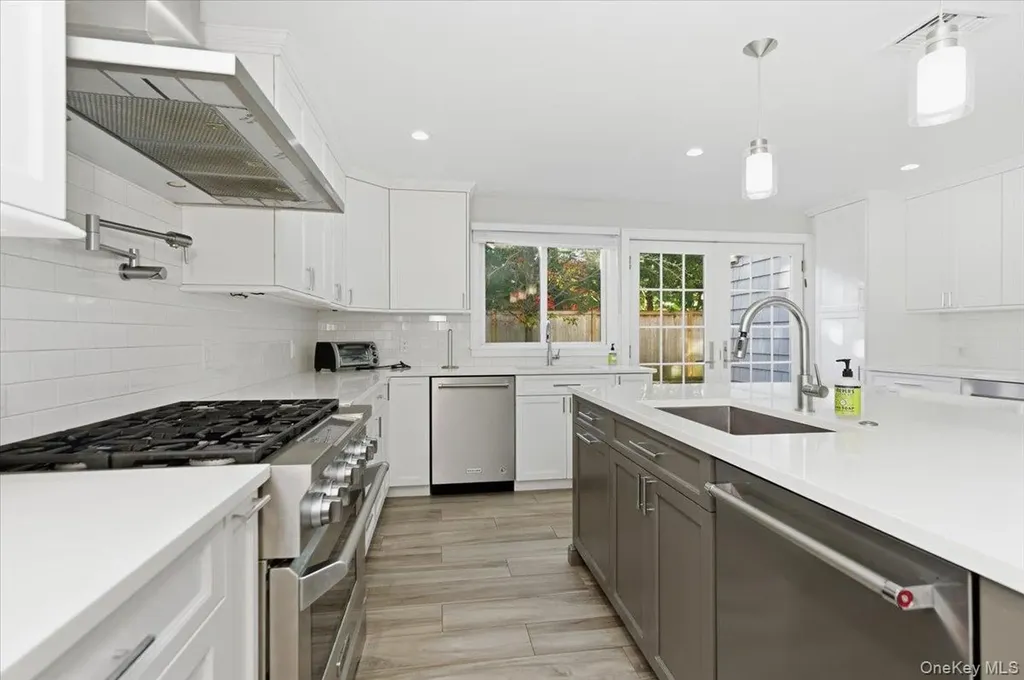 1697 Bay Boulevard Atlantic Beach NY 11509