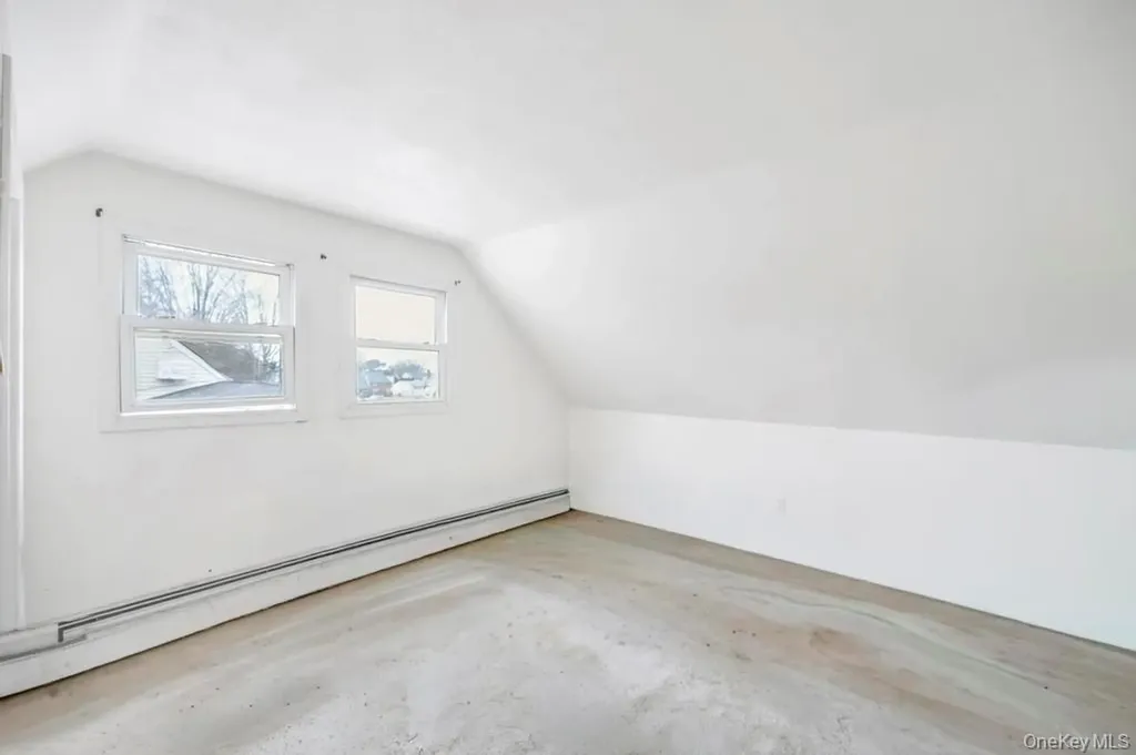 143 Blacksmith Road E Levittown NY 11756