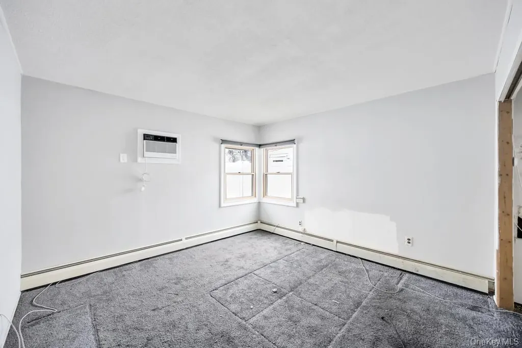 143 Blacksmith Road E Levittown NY 11756