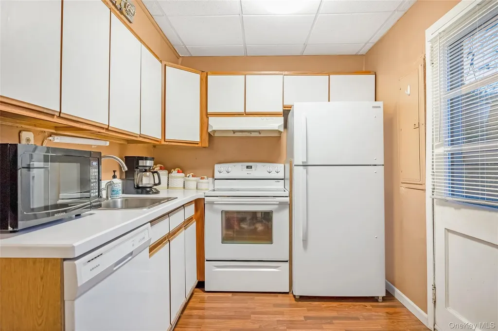 4 Florida Avenue Copiague NY 11726