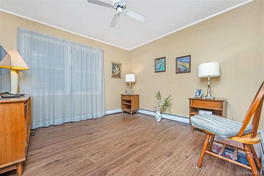 4 Florida Avenue Copiague NY 11726