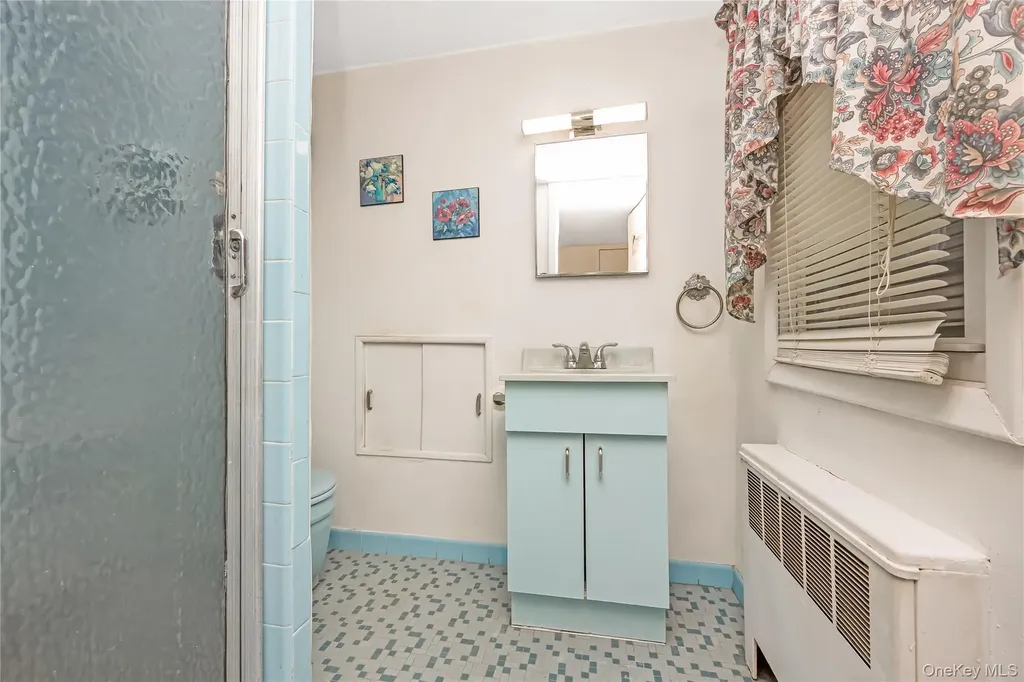 4 Florida Avenue Copiague NY 11726