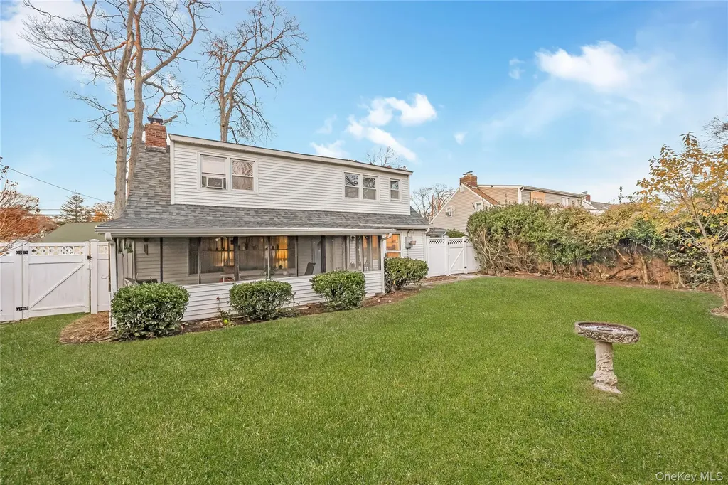 4 Florida Avenue Copiague NY 11726