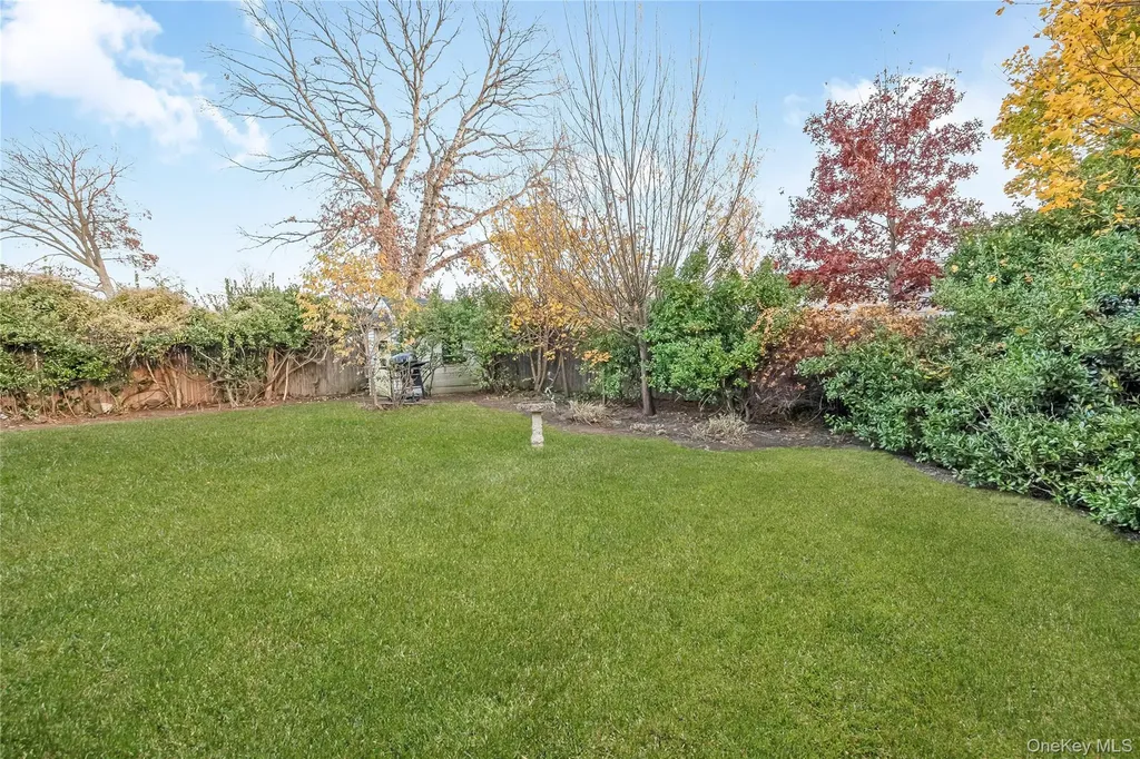 4 Florida Avenue Copiague NY 11726
