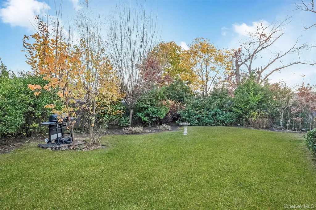 4 Florida Avenue Copiague NY 11726