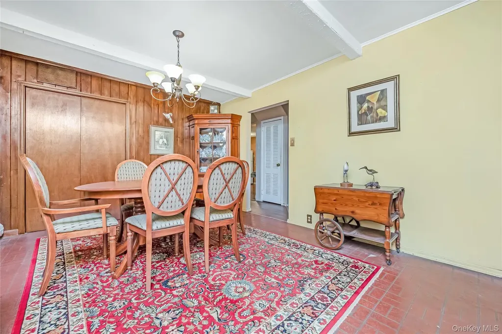4 Florida Avenue Copiague NY 11726