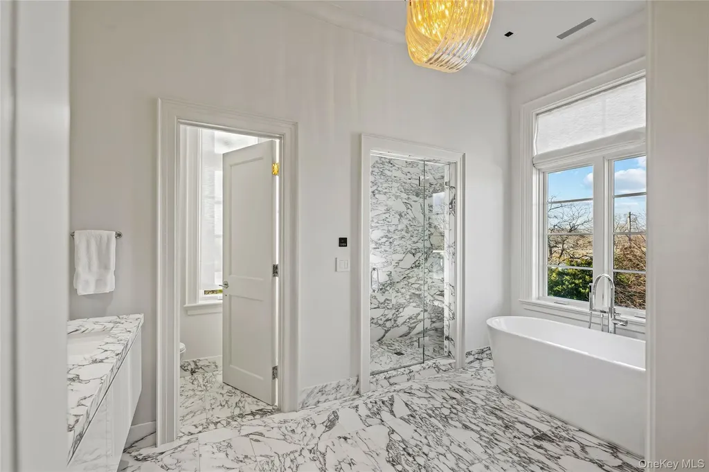 106 Premium Point New Rochelle NY 10801