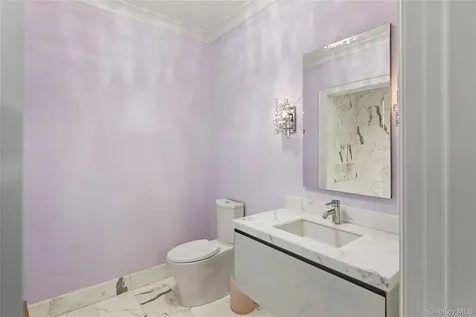 106 Premium Point New Rochelle NY 10801