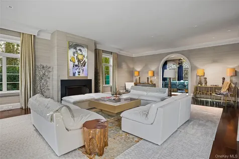 106 Premium Point New Rochelle NY 10801