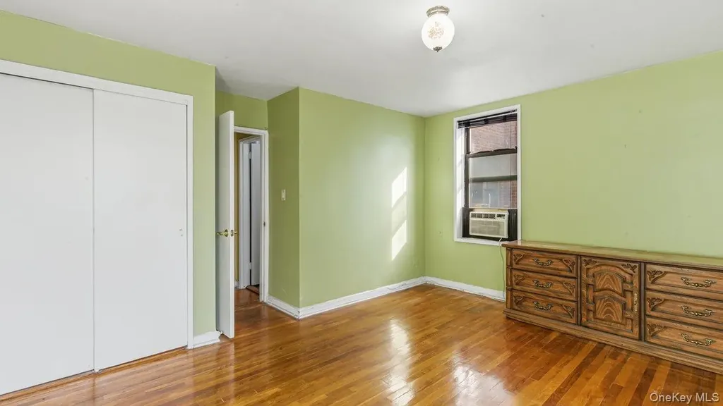 83-35 139 Street Briarwood NY 11435