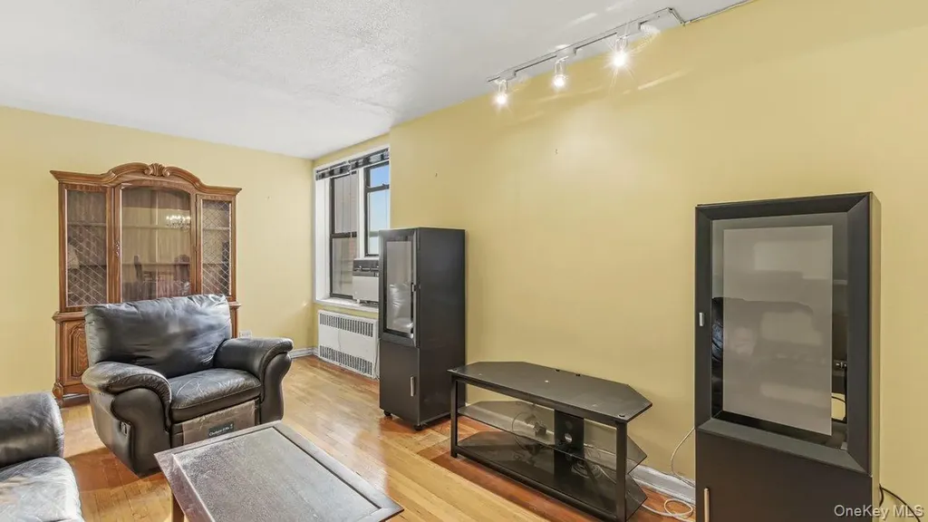 83-35 139 Street Briarwood NY 11435