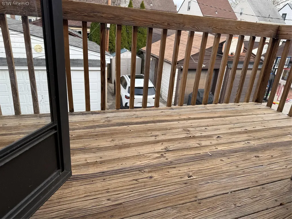 404 Bauer Place Mineola NY 11501