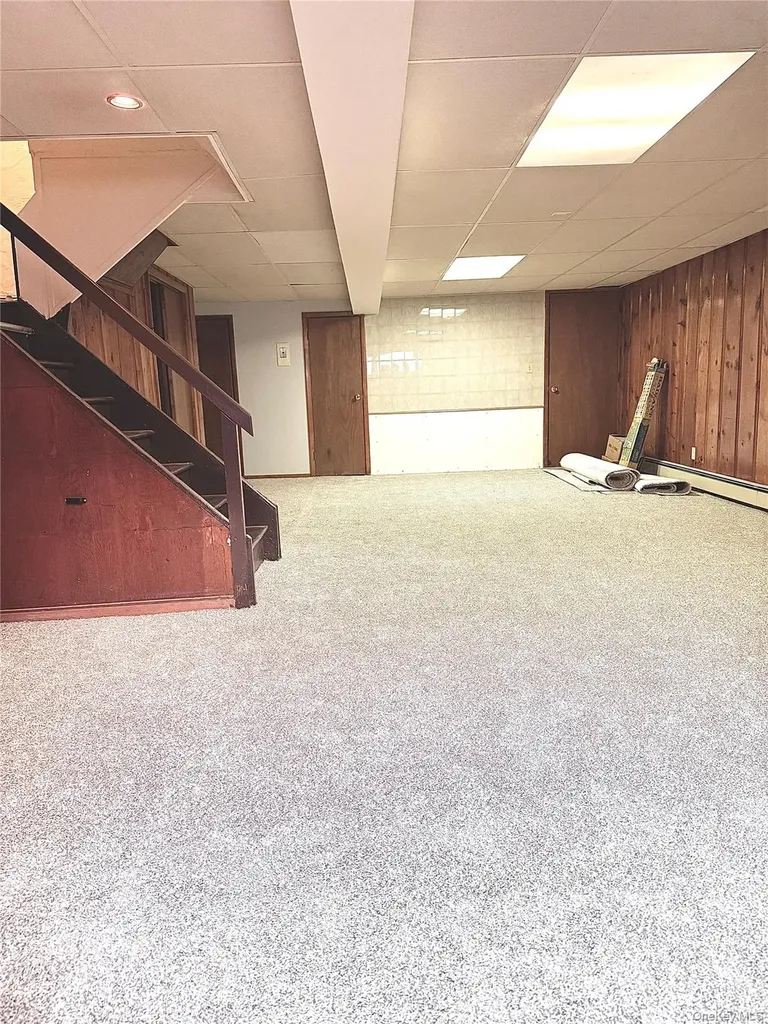 404 Bauer Place Mineola NY 11501