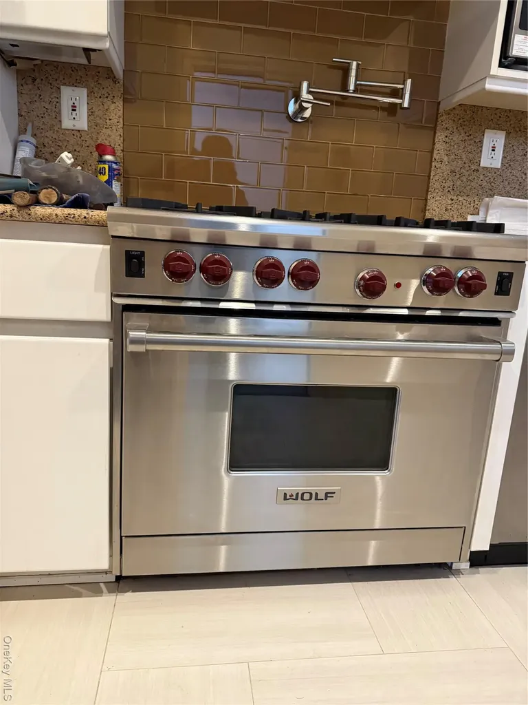 404 Bauer Place Mineola NY 11501