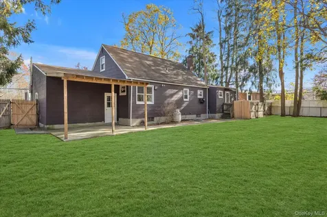 1392 Manor Lane Bay Shore NY 11706