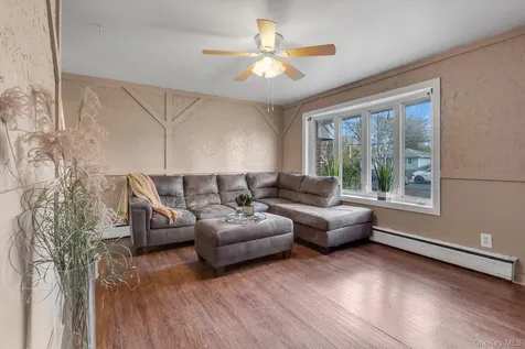 1392 Manor Lane Bay Shore NY 11706