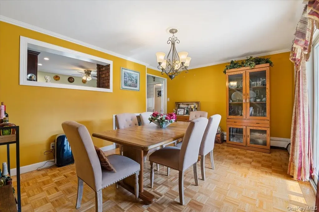 341 Red Maple Drive S Wantagh NY 11793