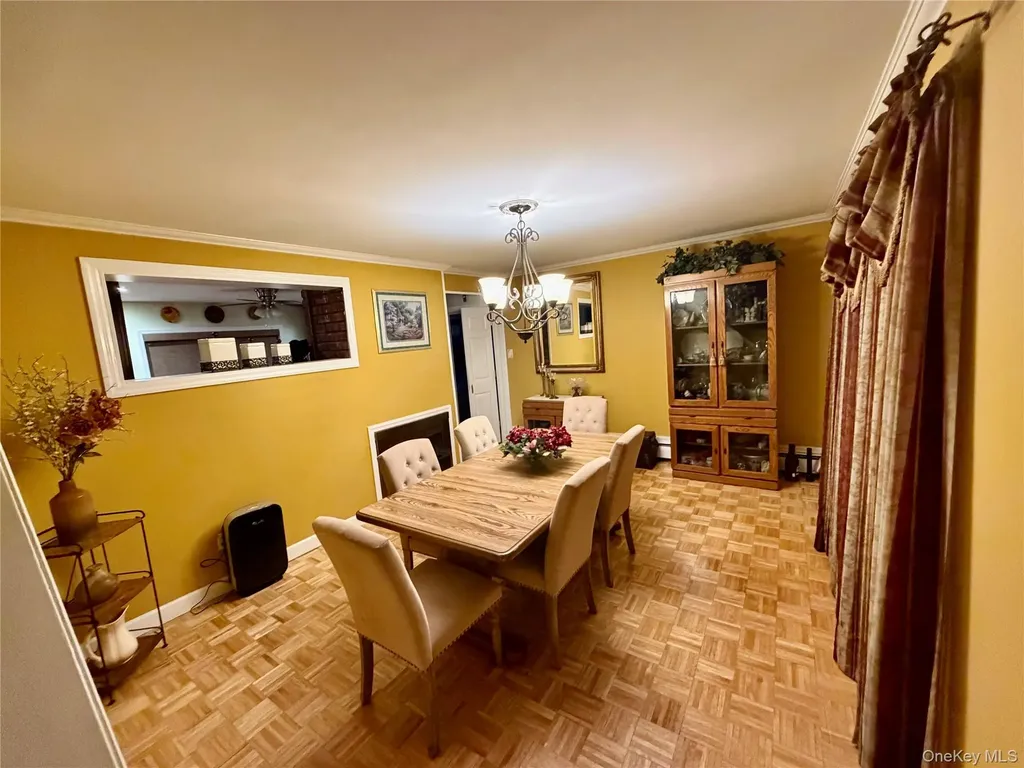 341 Red Maple Drive S Wantagh NY 11793