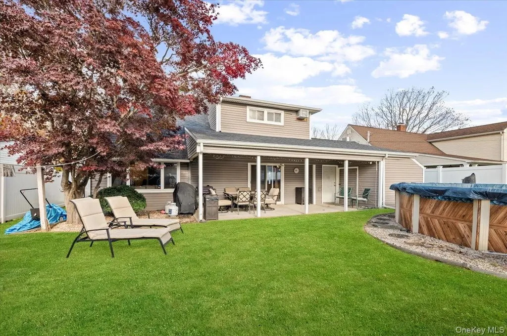 341 Red Maple Drive S Wantagh NY 11793