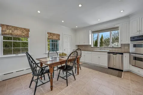 986 Plymouth Street Pelham NY 10803