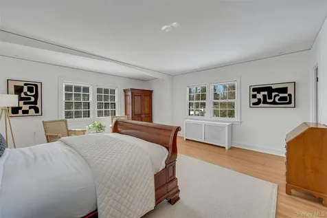 986 Plymouth Street Pelham NY 10803